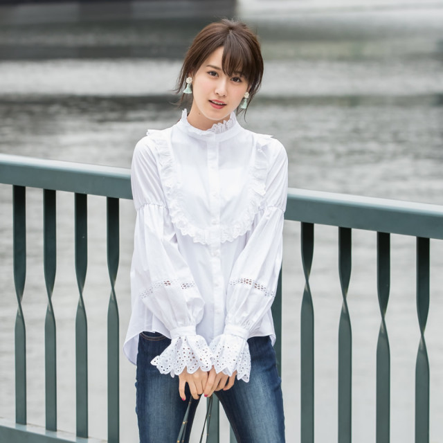 極上ガーリーなレースフリル袖コンシャスコットンブラウス 【minalt  
