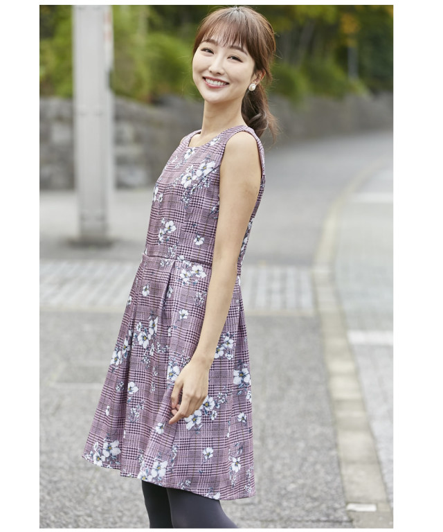 清楚な印象放つホワイトフラワー×グレンチェックワンピース 【misher  