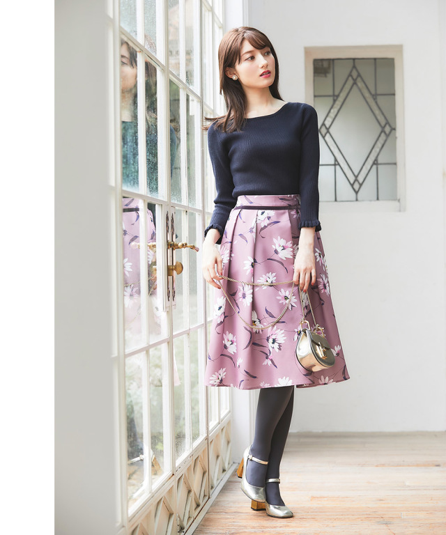 視線を惹きつけるAutumnニュアンスフラワーアシメタックスカート 