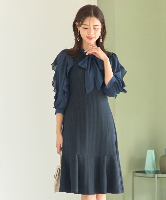 pium ぴうむ フリル切替　チョーカー　カット　ワンピース グレージュ pium フリル切替チョーカーカットワンピース グレージュ ピウム フリル