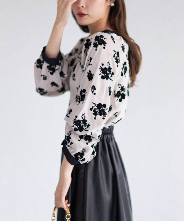 りぼん付きマルチWAY配色フロッキーフラワーブラウス