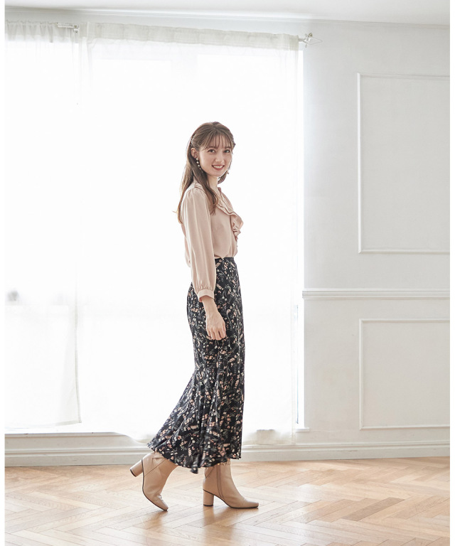 美ラインをつくるフラワープリントマーメイドスカート 