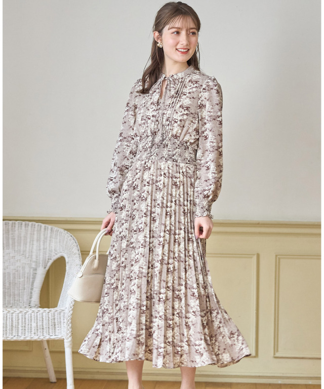 りぼん付きウエストシャーリングニュアンスフラワープリントプリーツ  