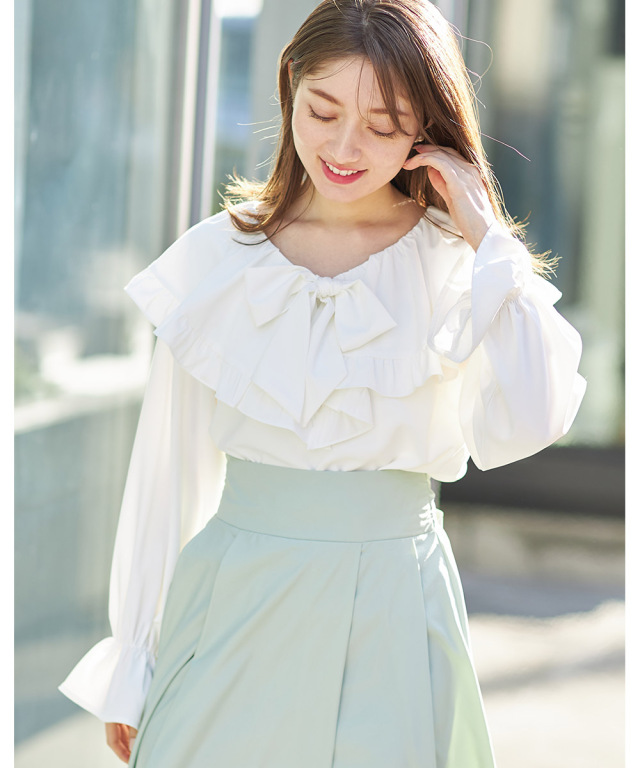 ローブブラン laubeblanc クリーム色 こぅ フリル付きパンツセットアップ 