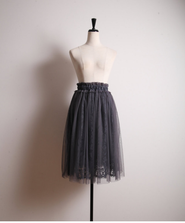 レースが透けてるふんわりチュールスカート Nalro ナルロ New At Tocco Closet トッコクローゼット カタログ Ray10月号p161にて白石麻衣さんはアイスグレー着用