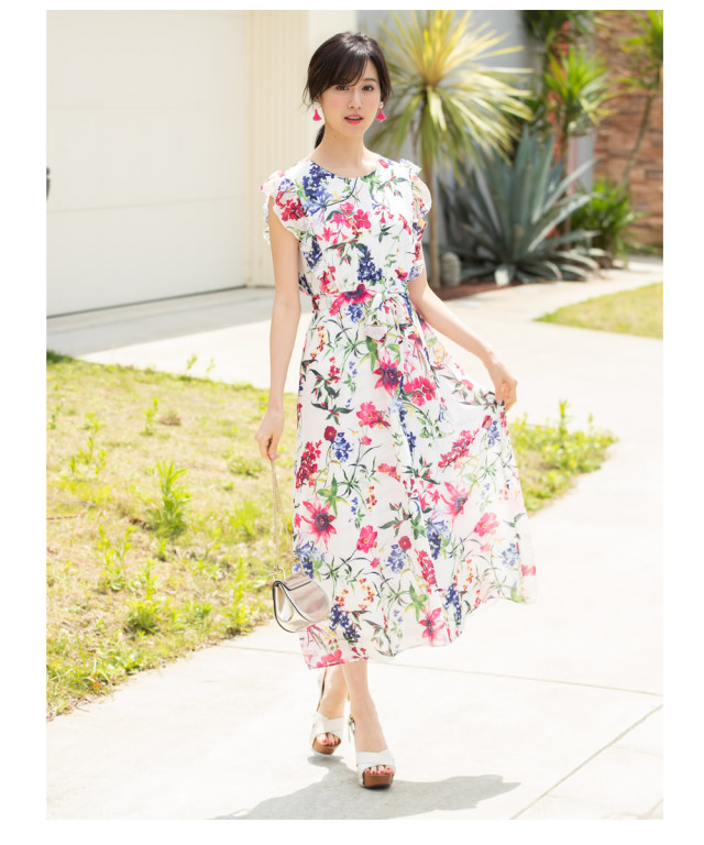 ふわり優雅にリゾートフラワーシフォンマキシワンピース 宮田聡子さん 