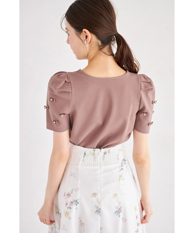 ビジュー×リボン付きパワーショルダーTシャツ