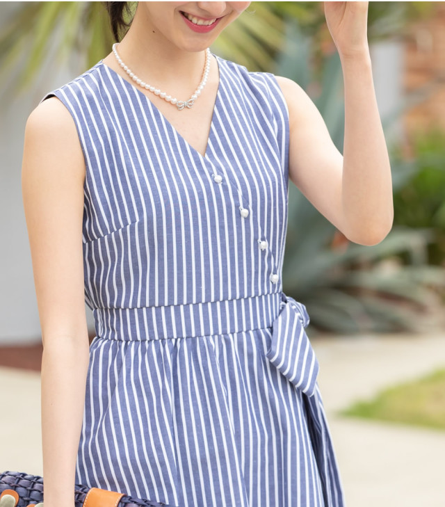 甘爽やかなパールつきカシュクールストライプワンピース 宮田聡子さん 