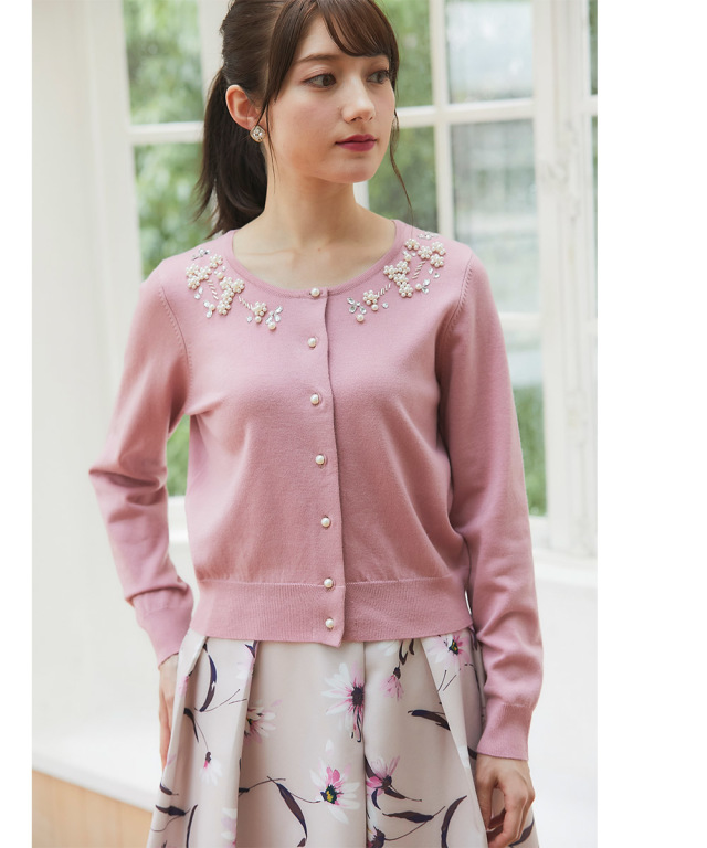 美品 可愛い オートクチュールピンク半袖ビジューニット ペプラム カーディガン ピンク定価 40 000強 納得できる割引 オートクチュールピンク半袖 ビジューニット ペプラム