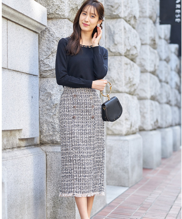 飾り釦付き裾フリンジツイードタイトスカート 