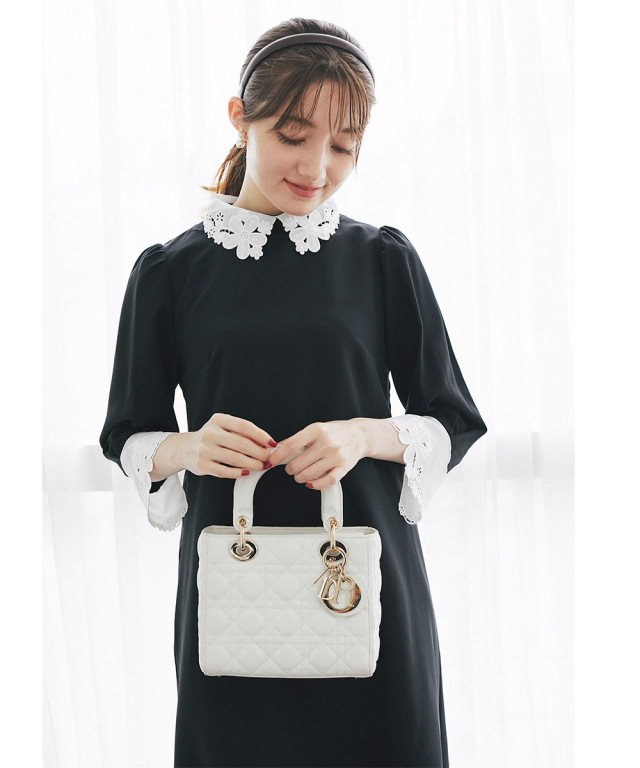 日常をドラマティックに演出するフラワーカットワーク刺繍切替ワンピース