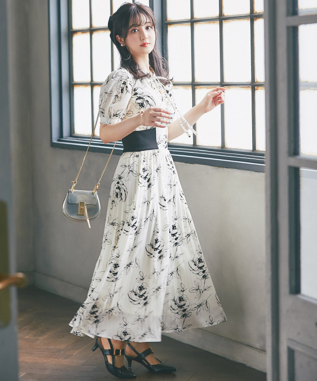 リボン付きウエストリブ切替フラワープリントプリーツワンピース 