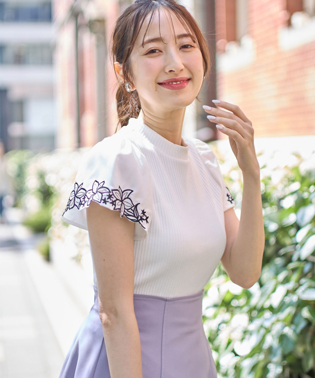 フード付ふっくらお袖とおリボンテープがとても可愛いAラインチュニック 楽天市場】【送料無料】 袖リボン ボタン チュニック ワンピース