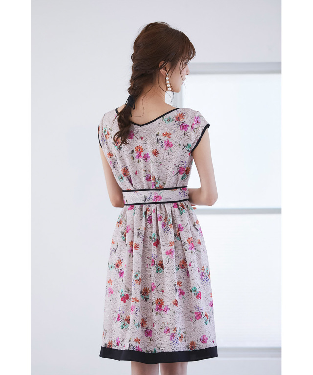 Liplines　新品　レースワンピース areesia-12.jpg