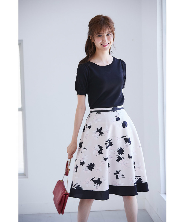 ワンダフルワールド?手編みお花モチーフいっぱい?たっぷりフレアー  