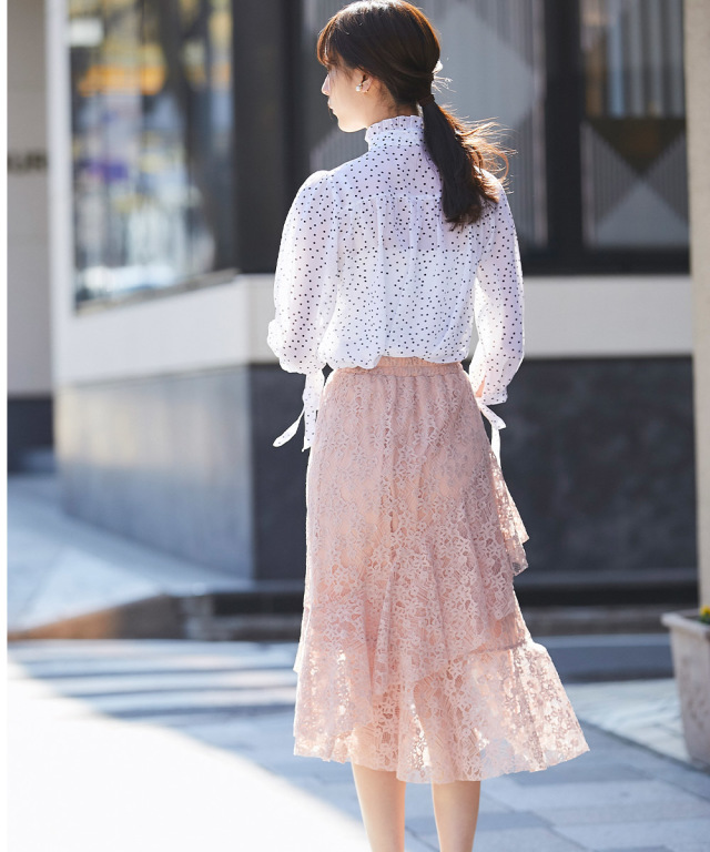 アイキャッチーで着映えるフラワーレーススカート 