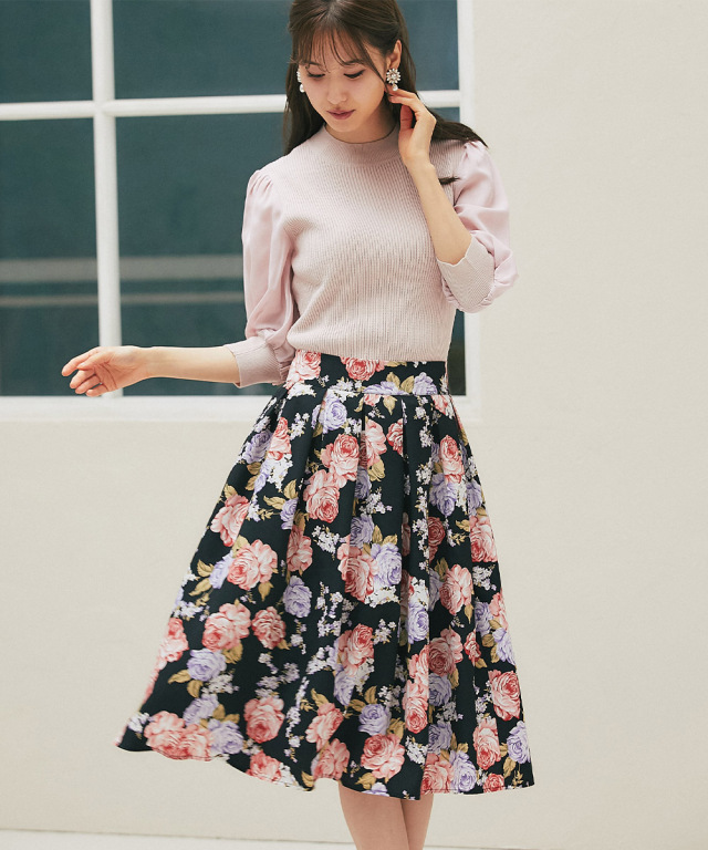 愛されコーデの主役に フラワープリントタックフレアスカート