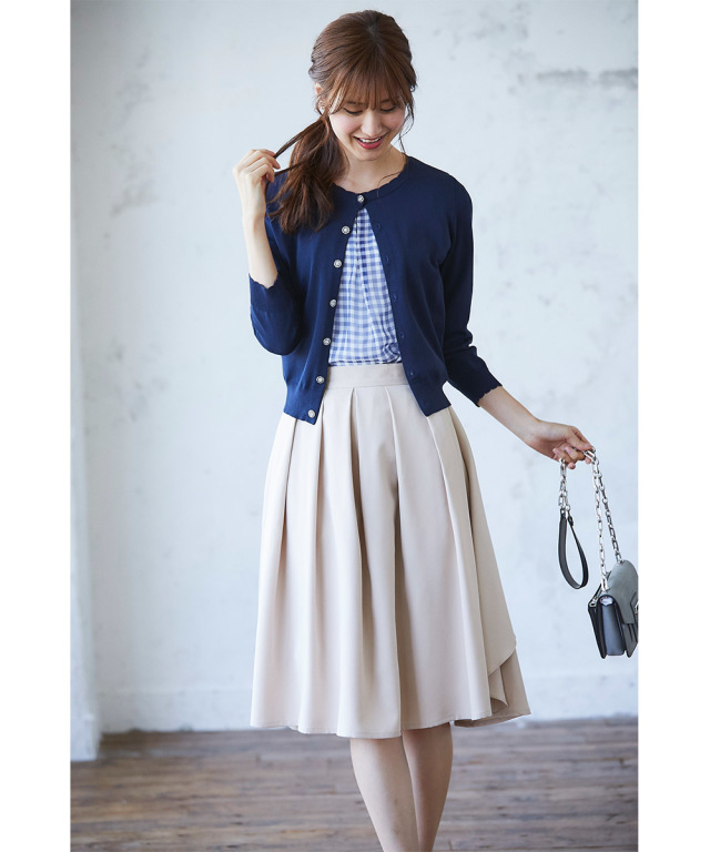 ギンガムチェック柄ブラウス×お花釦スカラップカーディガンのアンサンブル 