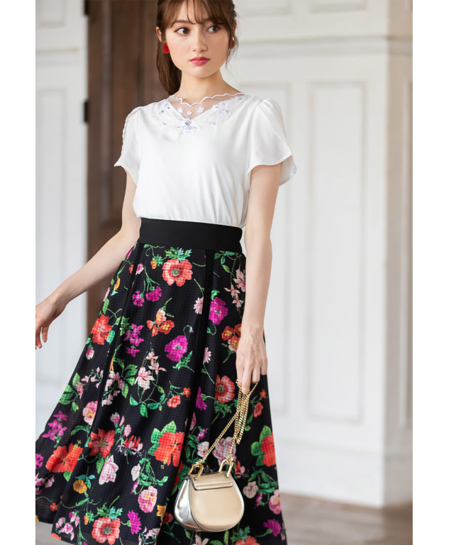 パールビジュー装飾フラワー刺繍チュールスカラネック後ろりぼん  