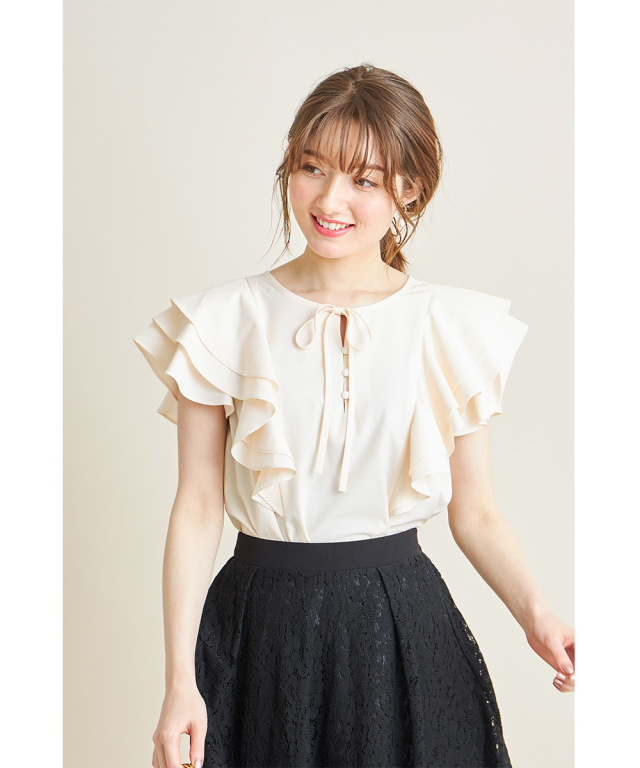 フロントボタン＆リボン付き3段フリルブラウス 