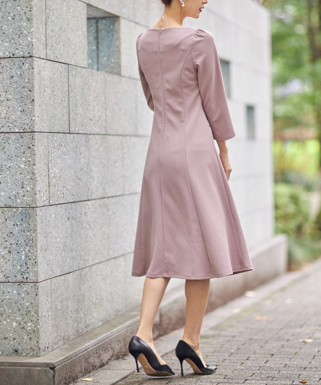 パール付きスカラネックジョーゼットワンピース