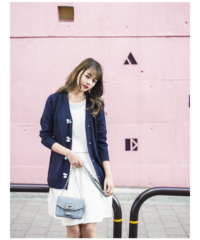 飾りオーロラフラワー釦つきミドル丈ニットカーディガン 【rezeal  