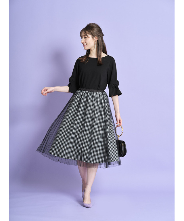 軽快な着心地を楽しむギンガムチェック チュールフレアスカートchayさんはブラック着用