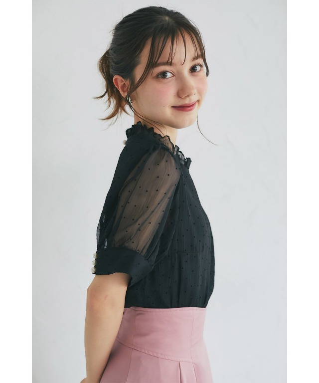 ppcloset プチブロッサムブラウス シアーな表情が今っぽいプチフリルネックパール釦フロッキードットブラウス