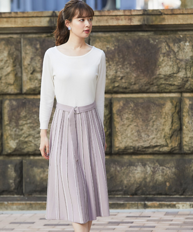 女っぽさも今っぽさも1 なベルト付きライン切替ニットワンピース 美香さんはブルーグレー着用 Tocco Closet Luxe