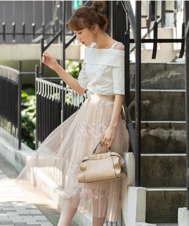 フラワー刺繍入りプリーツチュールスカート Rotona ロトーナ Tocco Closet トッコクローゼット Collection オンライン限定販売