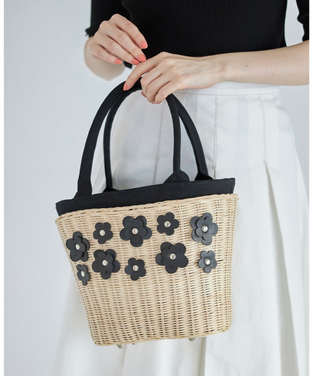 フラワーモチーフ付きカゴバッグ 