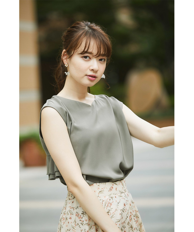 ◇幻◇ 希少レア ADORE 定価2.8万円 バックラッフルジョーゼット ◇幻◇ 希少レア ADORE 定価2.8万円 バックラッフルジョーゼット
