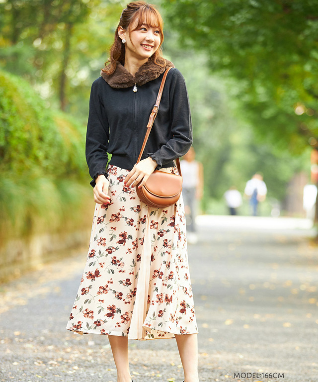 シルエットがドレッシー！フラワープリント×無地プリーツ切替スカート 