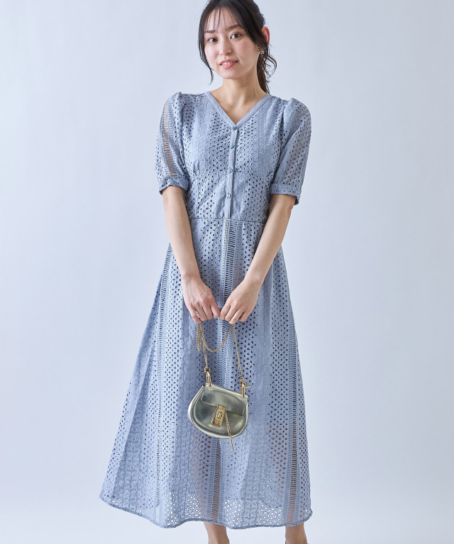 Vネックコットンカットワークレース刺繍ワンピース