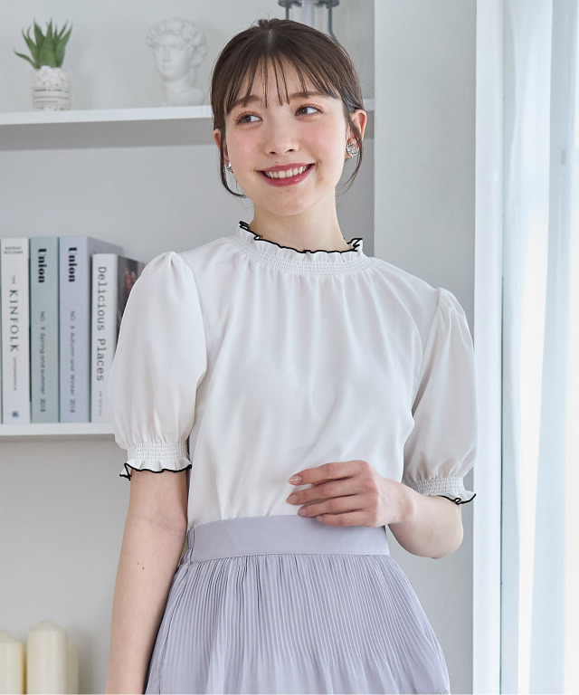 【フォロー割引適用】【極美品】ERMANNO SCERVINO フリル　ベルテッ Ermanno Scervino Silk Blouse With Lace Bottom women