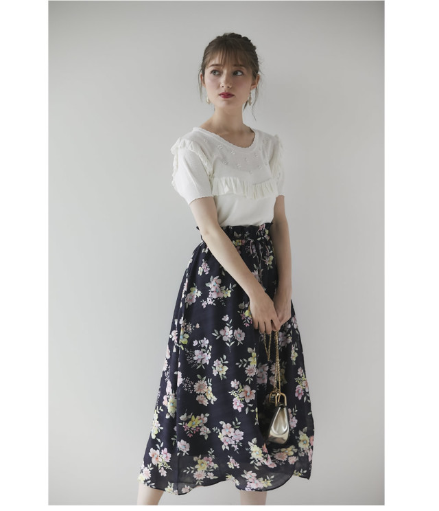 マルティニーク／別注 フラワーモチーフスカート 水彩画フラワー 白ホワイト MERCURYDUO（マーキュリーデュオ）の「水彩フラワーハイウエスト