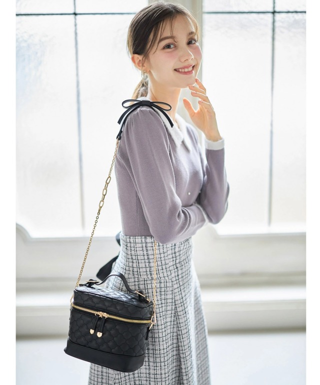 リボンショルダー付きクローバーキルティング×裏地チェリー柄バニティ