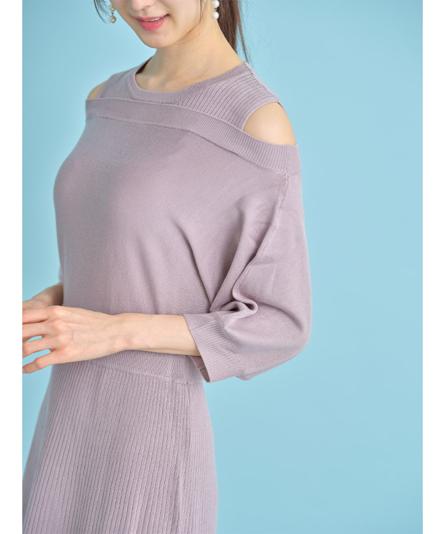 レイヤード風オープンショルダーニットワンピース