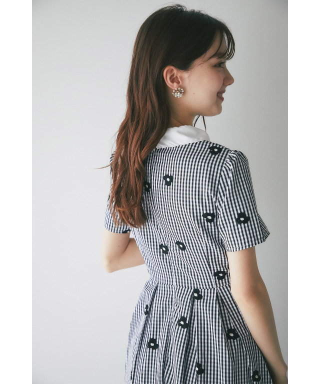 襟付きフラワー刺繍×ギンガムチェックワンピース
