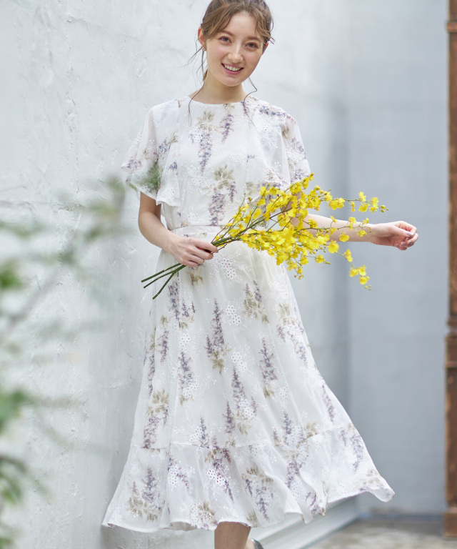 洗練されたテキスタイルに魅せられるフラワーエンブロイダリー  