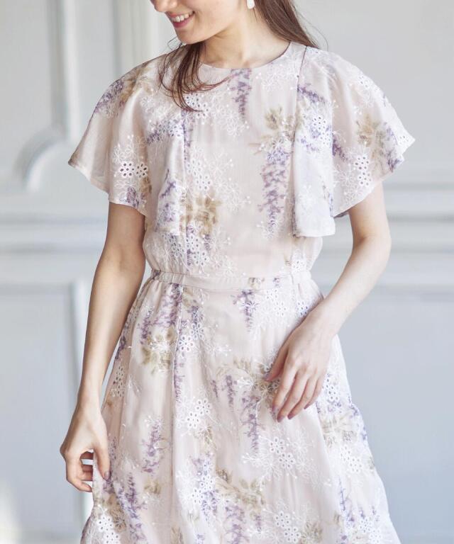 洗練されたテキスタイルに魅せられるフラワーエンブロイダリー フラワープリントワンピース