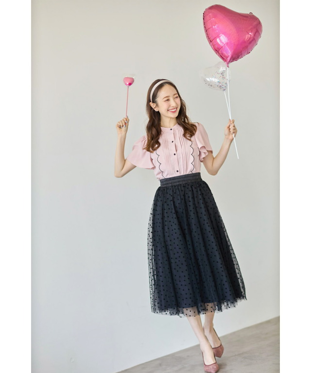 フロントタック×スカラップ刺繍フレアスリーブ配色ブラウス