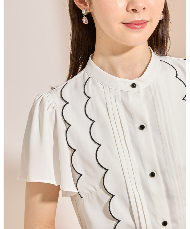 専用出品 フロントタック×スカラップ刺繍フレアスリーブ配色ブラウス