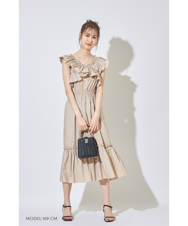 華やかな存在感 フリル付きクロスカシュクールマキシワンピース