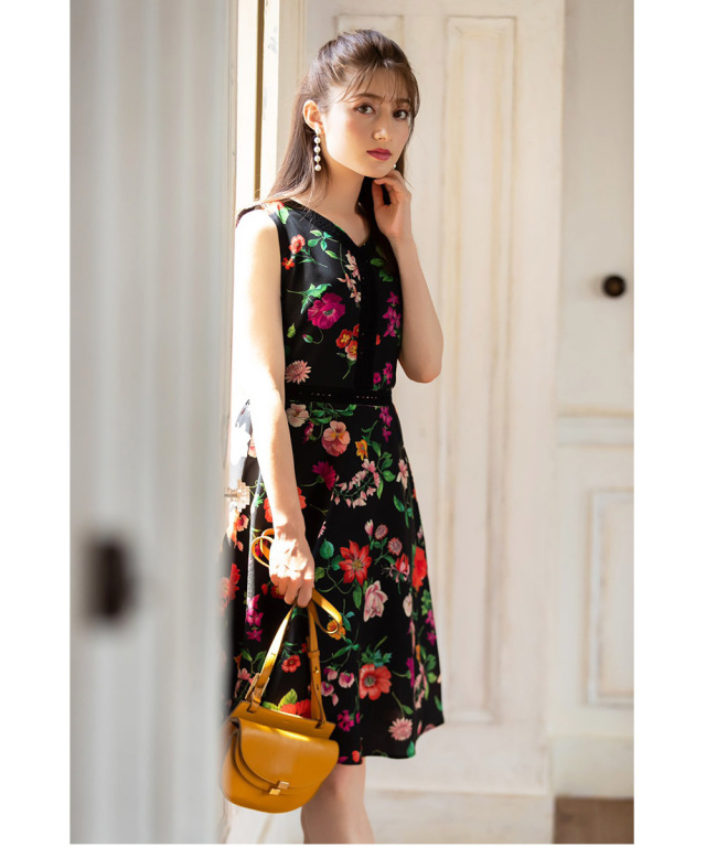 フラワープリント ノースリーブニットワンピース Y mako様