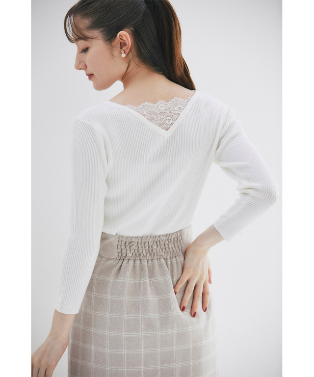 繊細な大人の華をまとうパールビジュー付きフラワー刺繍入りバック  