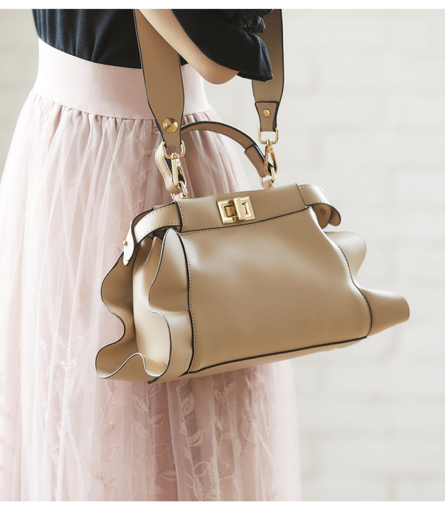 上品な錠前つきサイドフリル2wayフェイクレザーハンドバッグ Temiel テミール