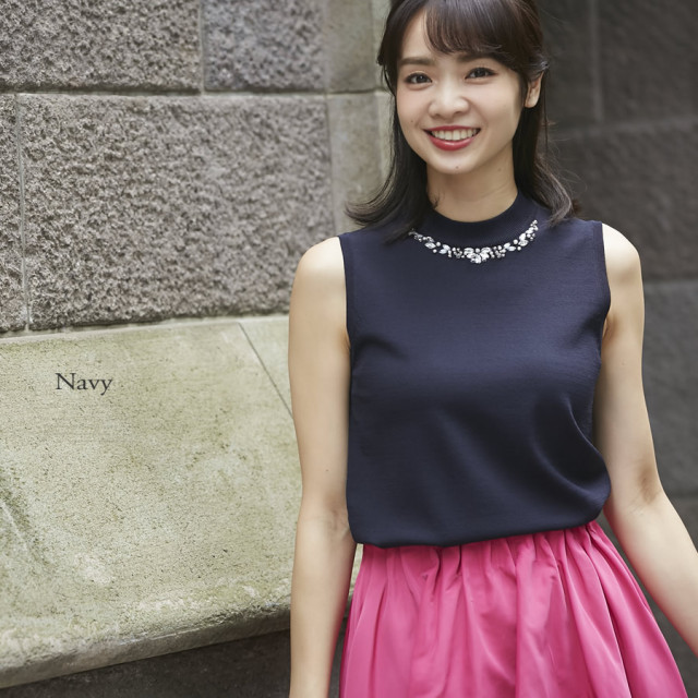 美品です!!　NBB WEEKEND ノースリーブ ハイネック 美品です!! NBB WEEKEND ノースリーブ ハイネック（6月23日
