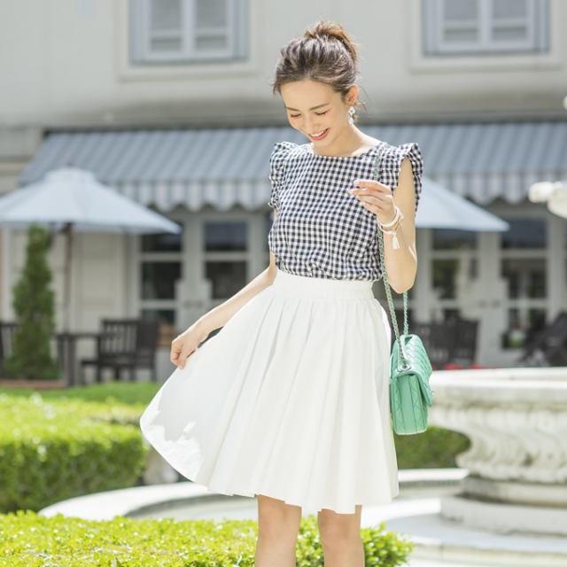 オンライン限定 秋の特別プライス メモリー素材ギャザーフレアスカート Uerie ユエリー 15 Pre Fall Collection Sale品につき返品 交換 キャンセル 配送日指定不可