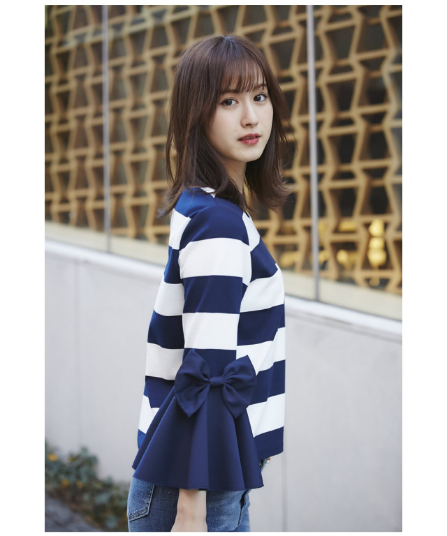 無敵可愛いりぼん付きフレア袖ボーダープルオーバー Varote ヴァロート Tocco Closet トッコクローゼット Collection 岸本セシルさんはブラックを着用 Toccoモデル身長169cm